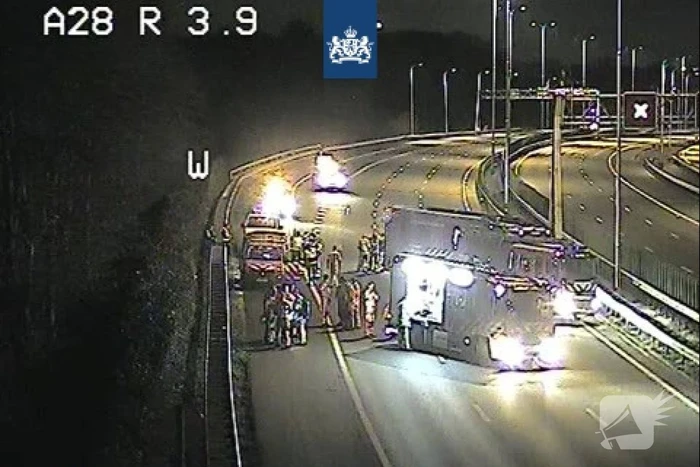 Snelweg afgesloten na lekkend ammonia tankwagen