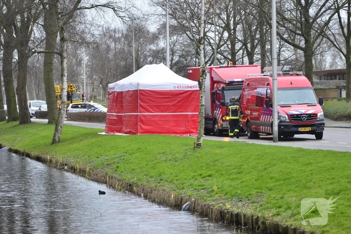 Overleden persoon gevonden in sloot