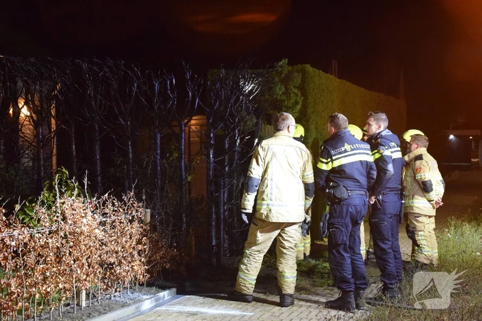 Coniferenhaag vliegt in de brand