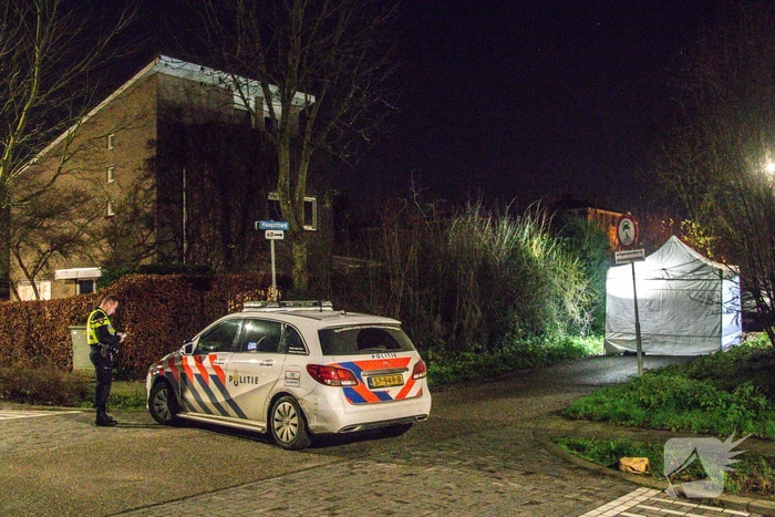 Onderzoek na aantreffen overleden persoon op fietspad