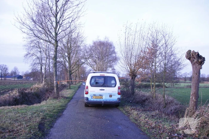 Vaten aangetroffen in sloot