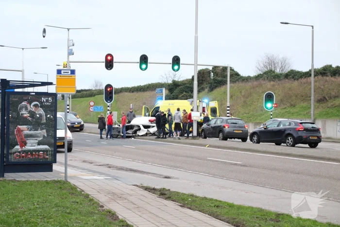 Man zwaargewond na aanrijding