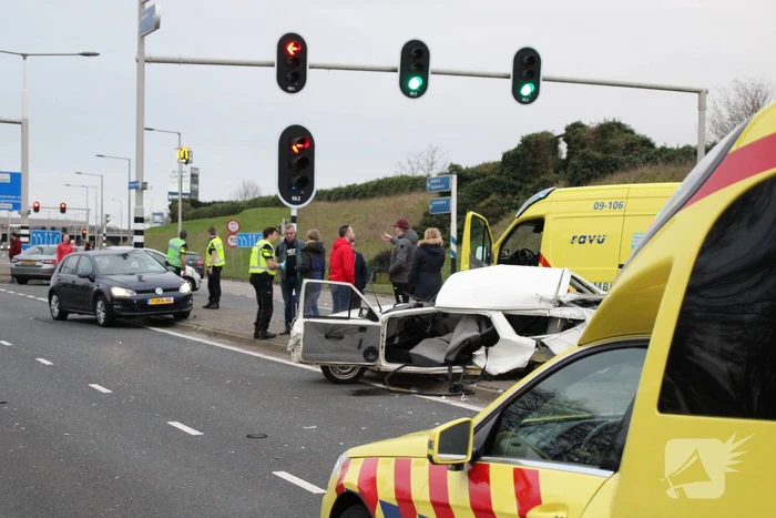 Man zwaargewond na aanrijding