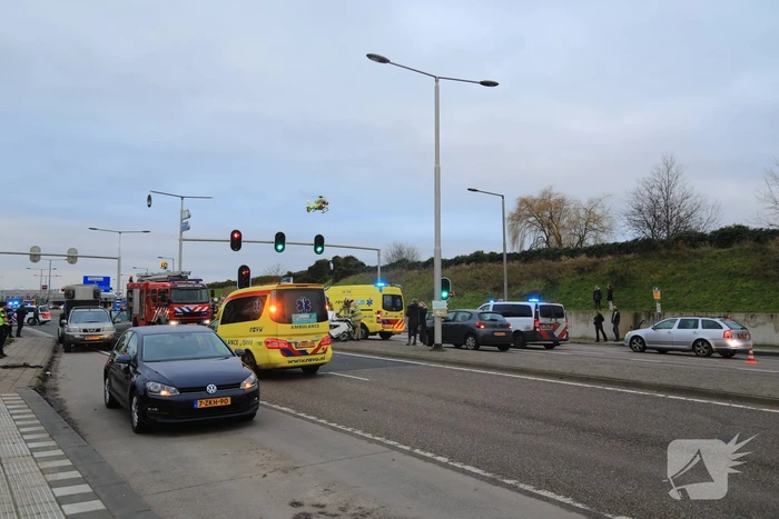 Man zwaargewond na aanrijding