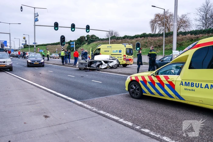 Man zwaargewond na aanrijding