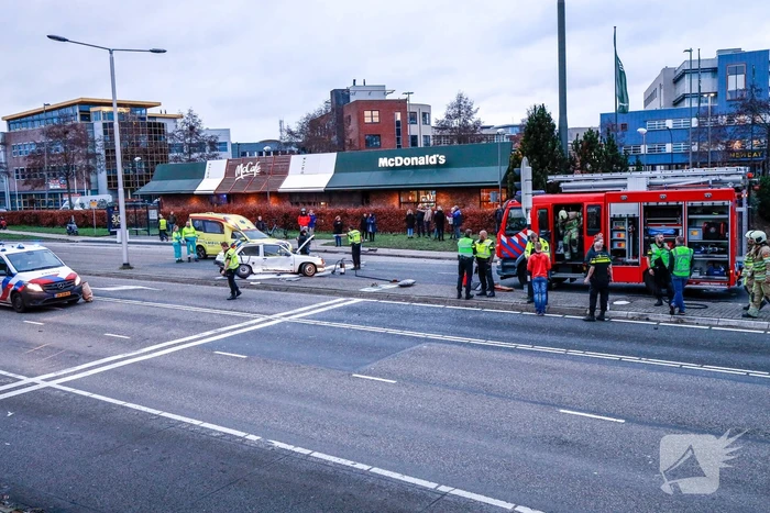 Man zwaargewond na aanrijding