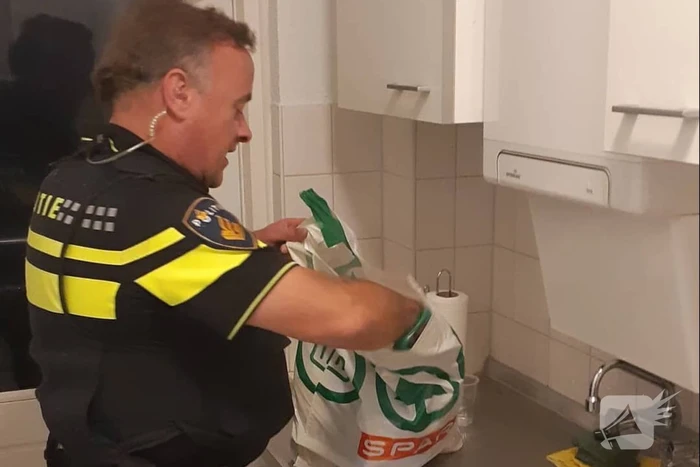 Spar City schiet vrouw zonder geld, eten of drinken te hulp