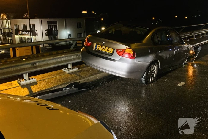 Personenauto zwaar beschadigd na ongeval