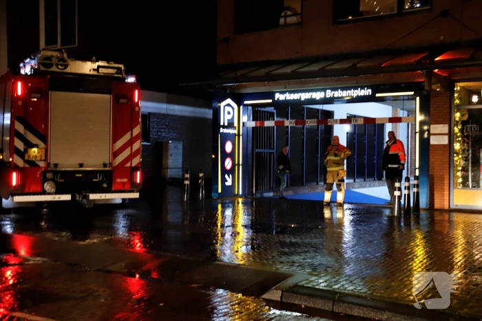 Parkeergarage vol rook