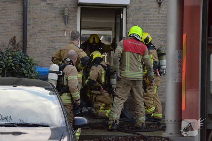 Brandje in kruipruimte snel onder controle