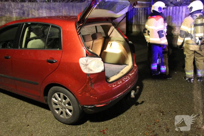 Autobrand slaat over na schuur