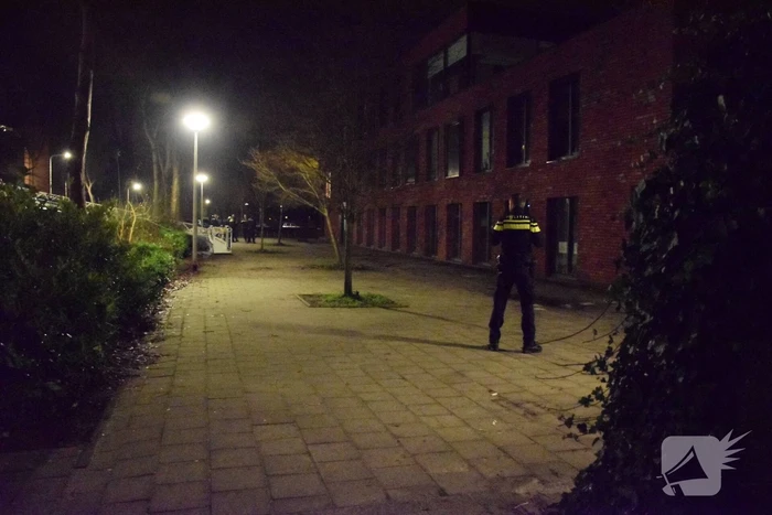 Politie doorzoekt school na melding verdachte situatie