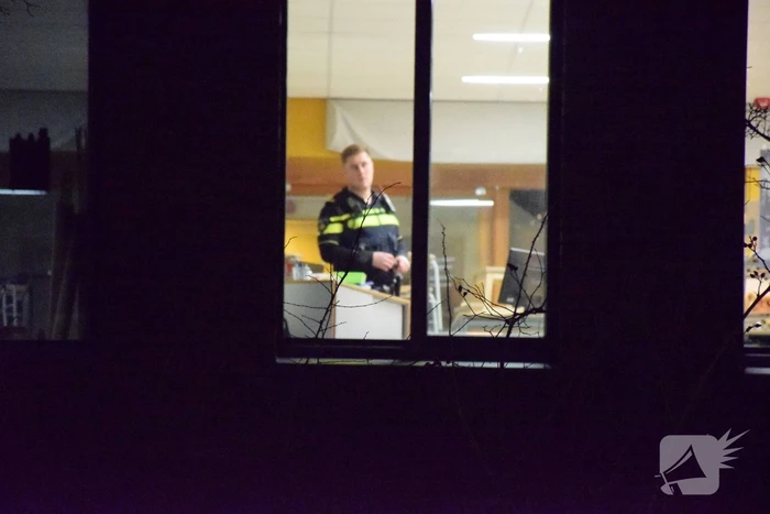 Politie doorzoekt school na melding verdachte situatie