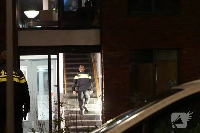 Politie doorzoekt school na melding verdachte situatie