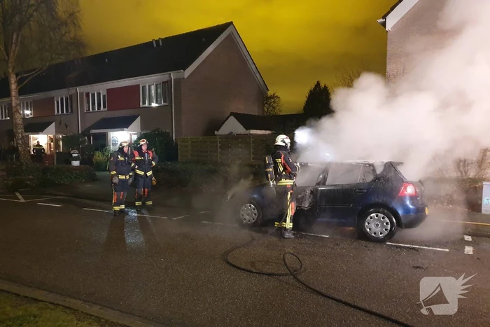 Auto verwoest door brand
