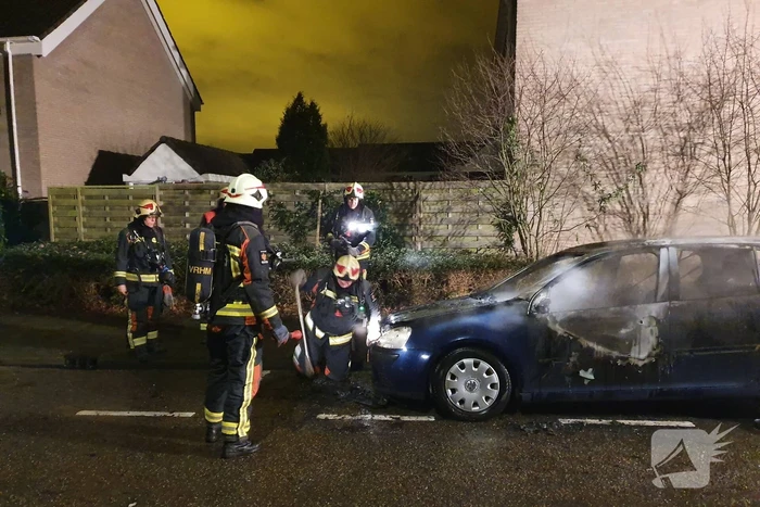 Auto verwoest door brand
