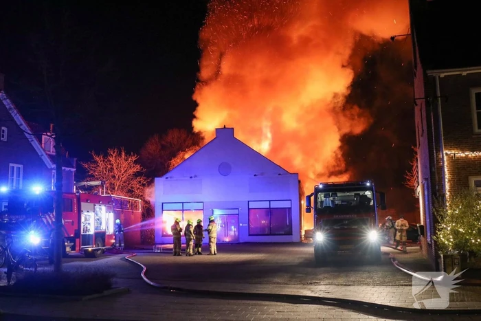 Voedsel- en kledingbank verwoest door grote brand