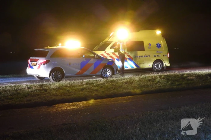 Auto belandt in de sloot, één gewonde