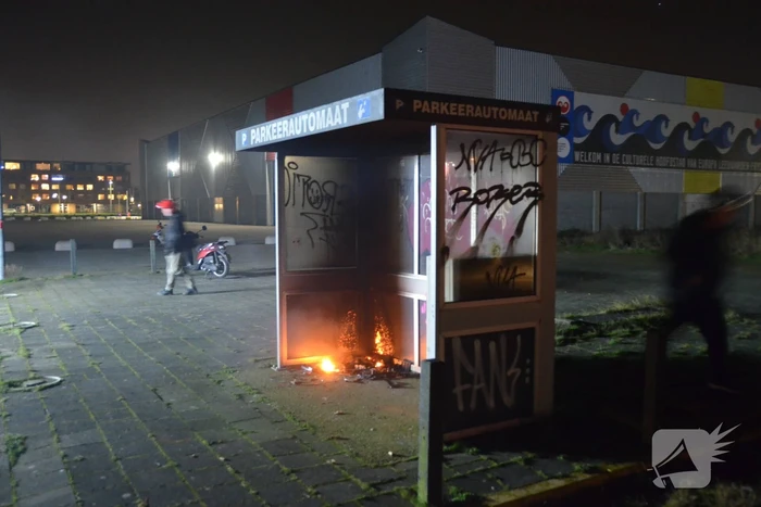 Hok parkeerautomaat beschadigd door brand