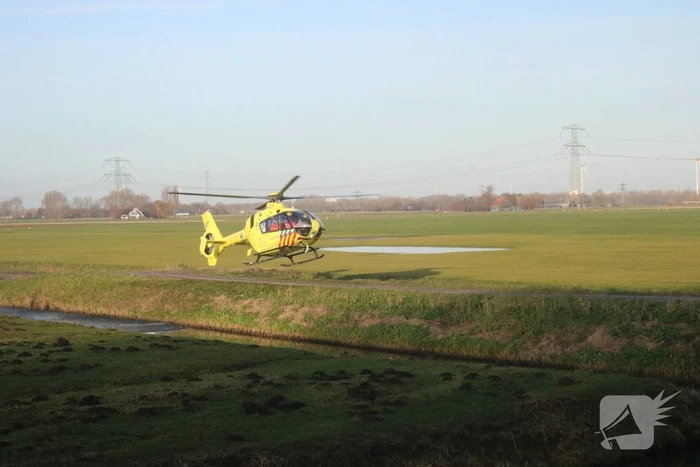 Kopstaart-botsing tussen twee auto's