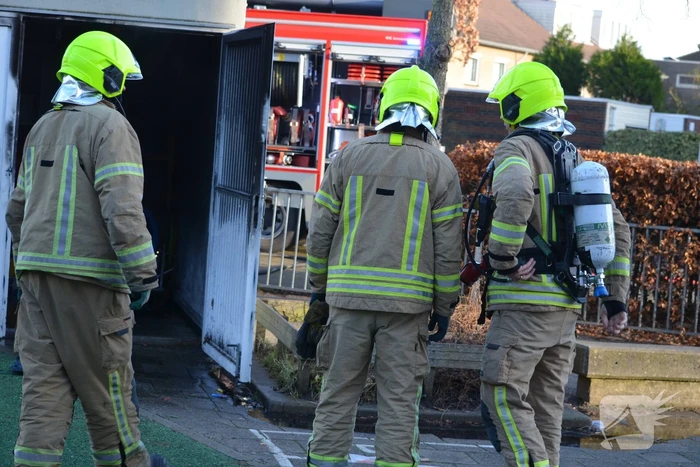 Brand in opslagcontainer op schoolplein