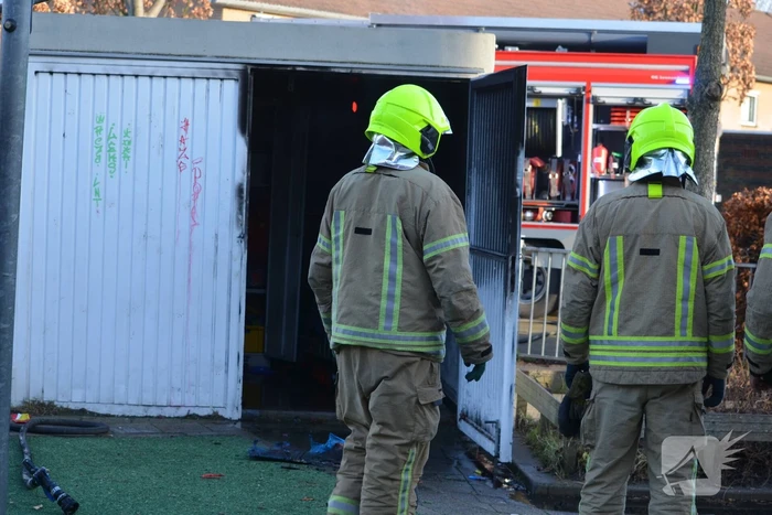 Brand in opslagcontainer op schoolplein