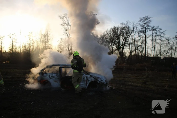 Crossauto brandt volledig uit
