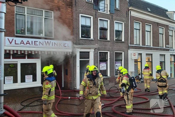 Grote brand in bakkerij lastig te bestrijden