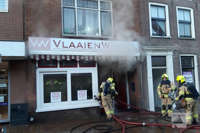 Grote brand in bakkerij lastig te bestrijden