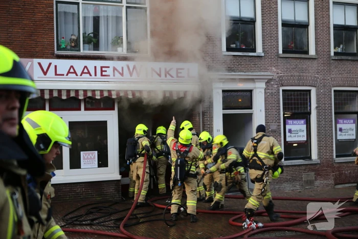 Grote brand in bakkerij lastig te bestrijden