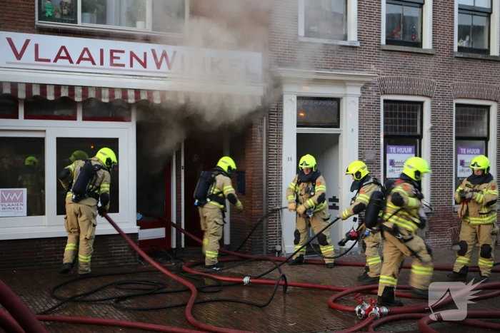 Grote brand in bakkerij lastig te bestrijden