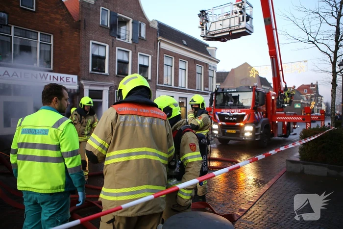 Grote brand in bakkerij lastig te bestrijden