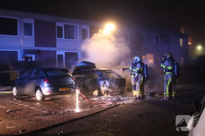 Personenauto verwoest door brand