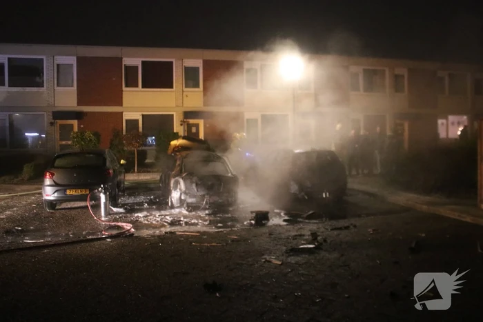 Personenauto verwoest door brand