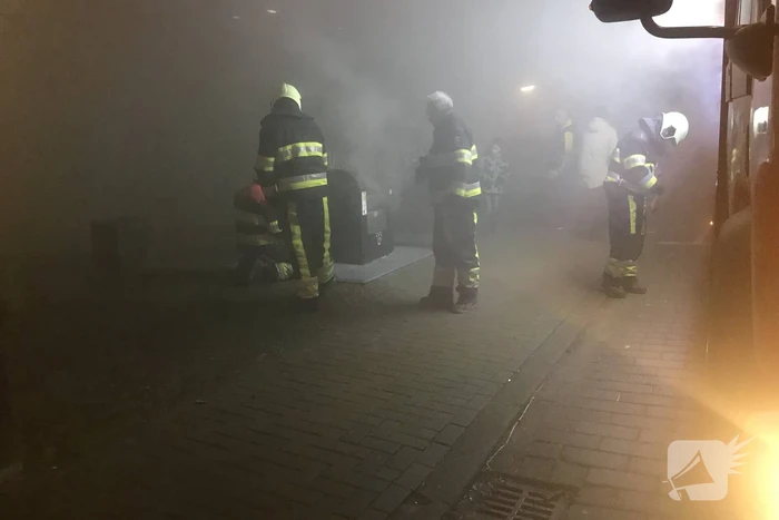 Brandweer bekogeld met vuurwerk tijdens blussen