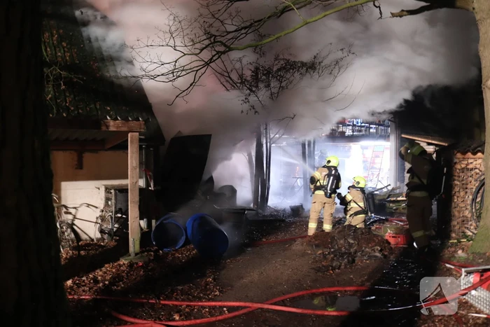 Flinke brand verwoest schuur