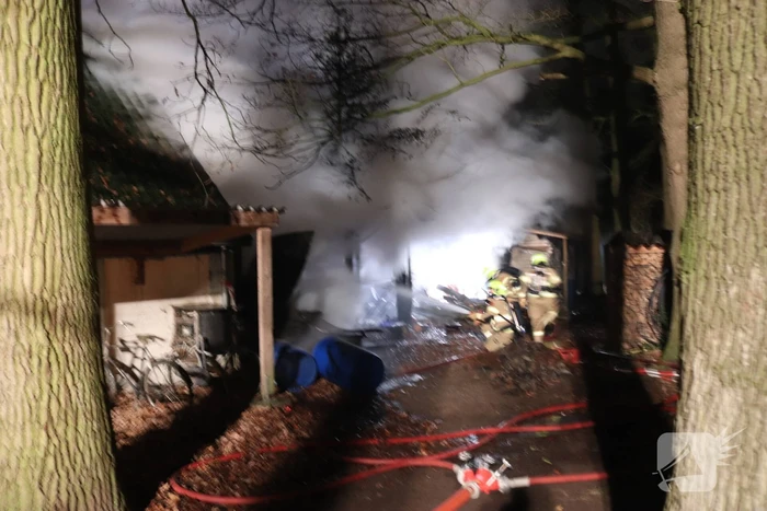 Flinke brand verwoest schuur