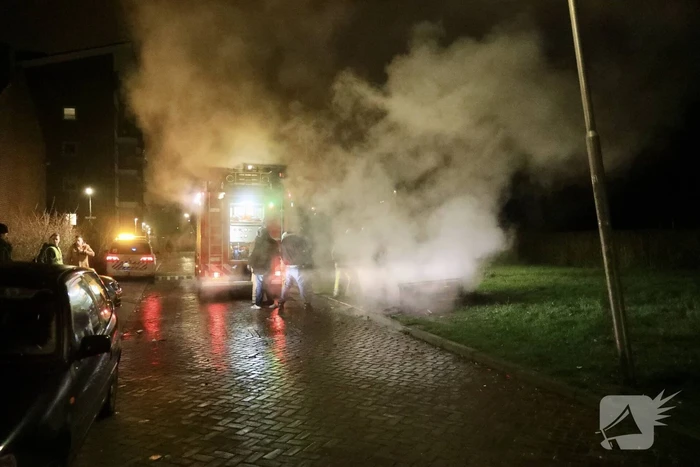 Aanhangwagen vat vlam