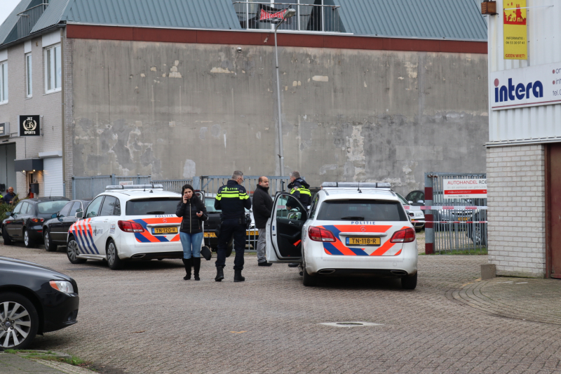 Twee verdachten gevlucht na overval bedrijfspand