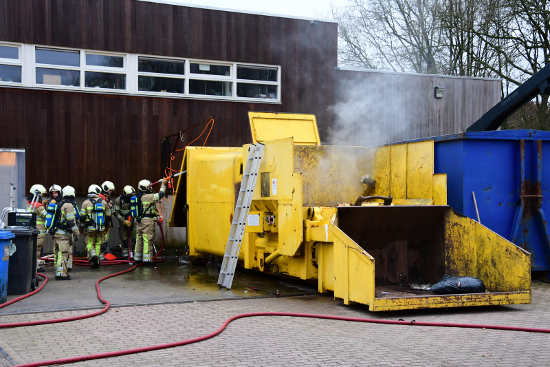 Brand in perscontainer op Gemeentewerf