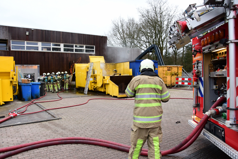 Brand in perscontainer op Gemeentewerf