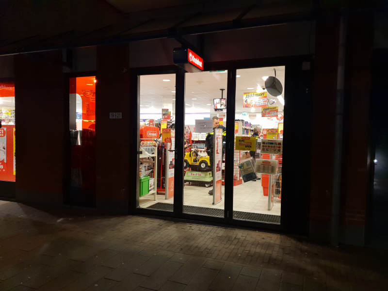 Twee daders voortvluchtig na overval op Kruidvat