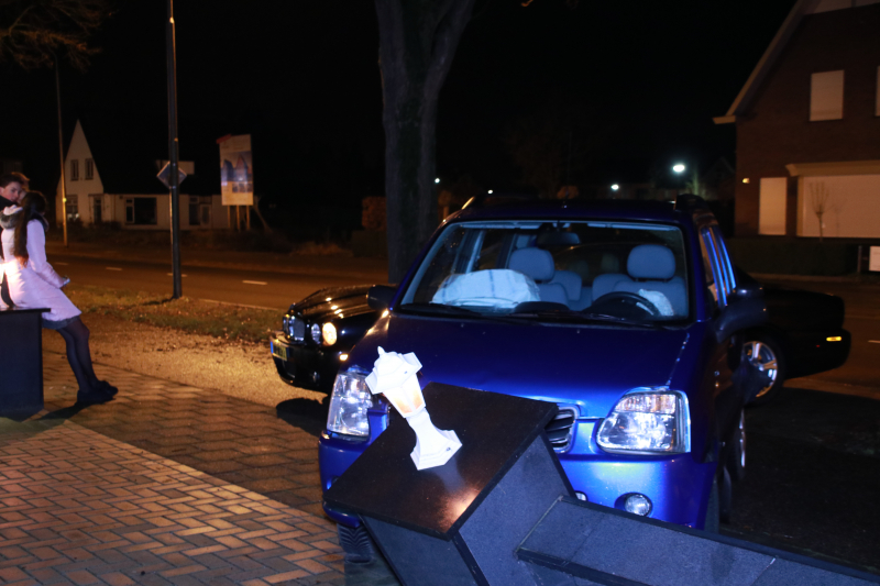 Auto ramt tuinmuur na aanrijding