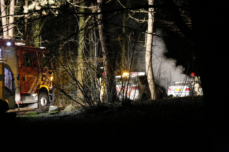 Auto fikt uit op vakantiepark De Eemhof