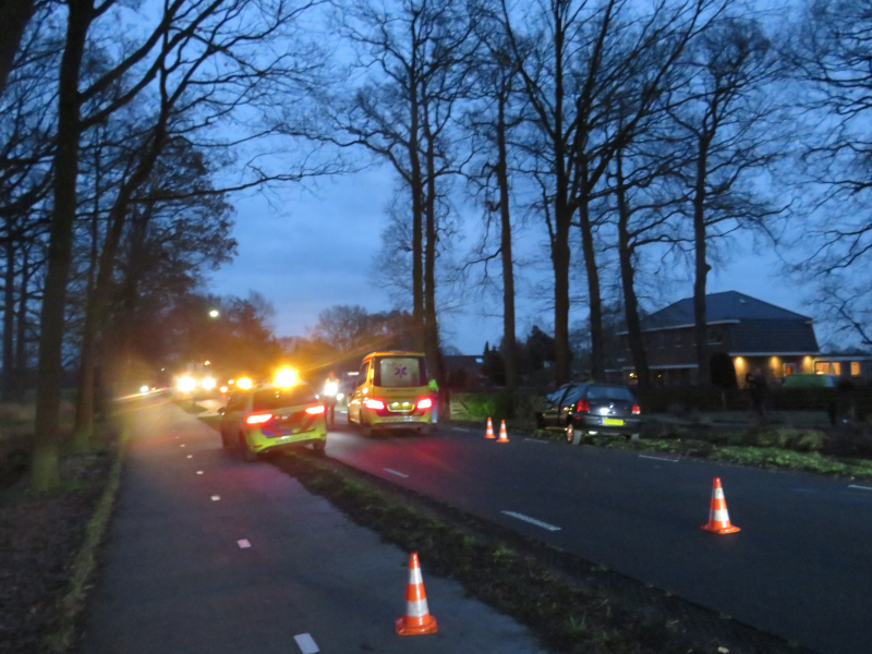Gewonde bij botsing tegen boom