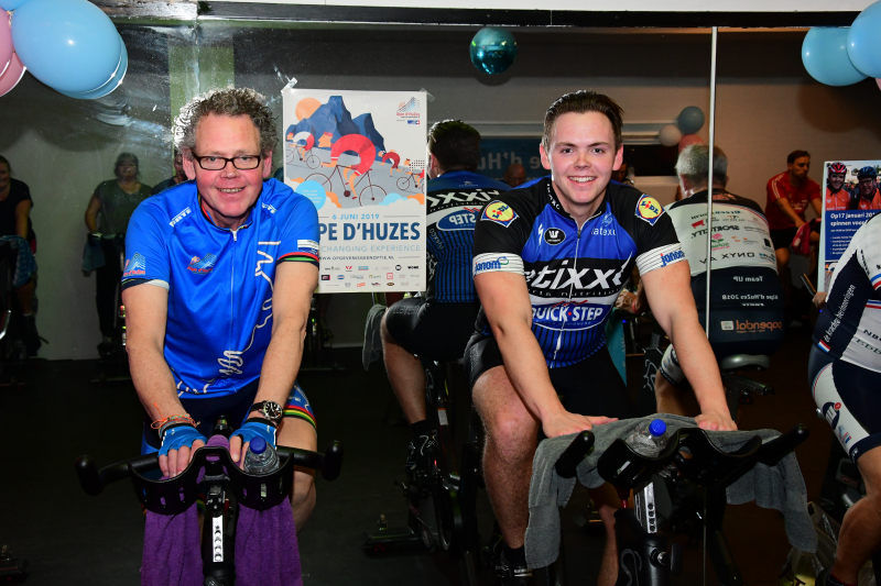 Vader en zoon houden inzamelingsactie voor Alpe d'Huzes in sportschool