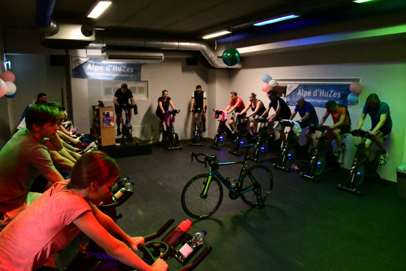 Vader en zoon houden inzamelingsactie voor Alpe d'Huzes in sportschool