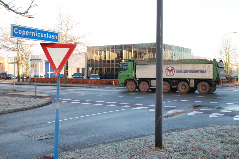 Voetganger ernstig gewond na aanrijding door vrachtwagen