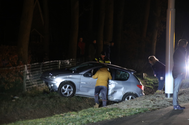 Slippartij eindigt in droge sloot