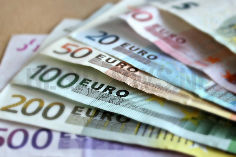 Verdachten aangehouden in groot onderzoek naar vals geld (Almere)